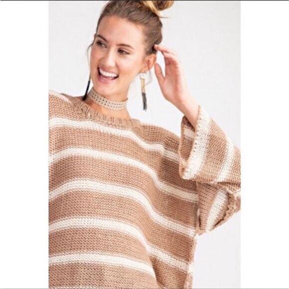 ✨ Easel Striped Oversized Sweater✨ - Picture 4 of 9